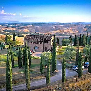 https://podere-fornaci.it-tuscanyhotel.com